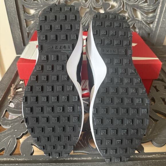 Nike Waffle Debut Running Sneakers Summit White Black DH9522-103 Men’s Sz 8 NEW - Picture 10 of 15